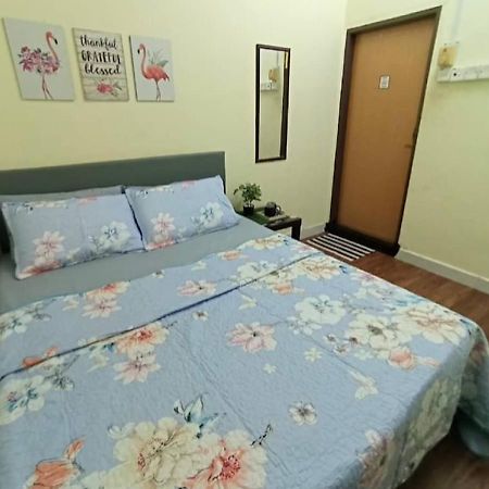 Roomstay Kuala Nerus Gated Parking - 6M To Beach & 15M To Drawbridge كُوالا تيرينغانو المظهر الخارجي الصورة