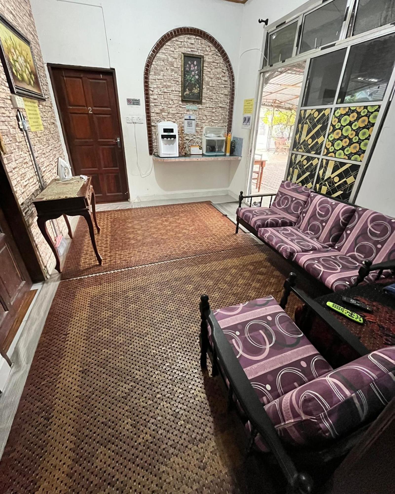 Roomstay Kuala Nerus Gated Parking - 6M To Beach & 15M To Drawbridge كُوالا تيرينغانو المظهر الخارجي الصورة