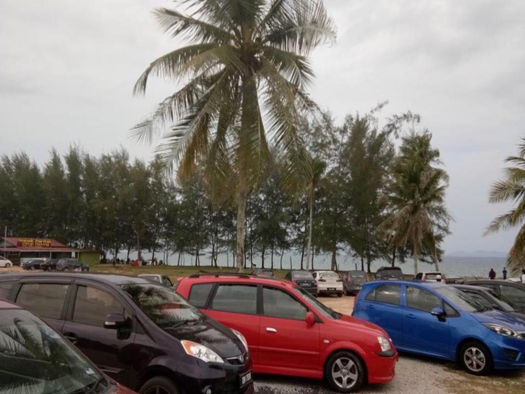 Roomstay Kuala Nerus Gated Parking - 6M To Beach & 15M To Drawbridge كُوالا تيرينغانو المظهر الخارجي الصورة